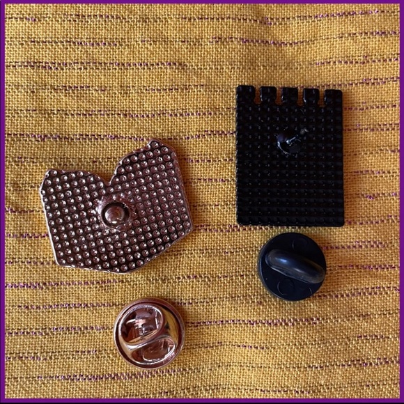 "Read This" Pin Pack - Picture 2 of 2